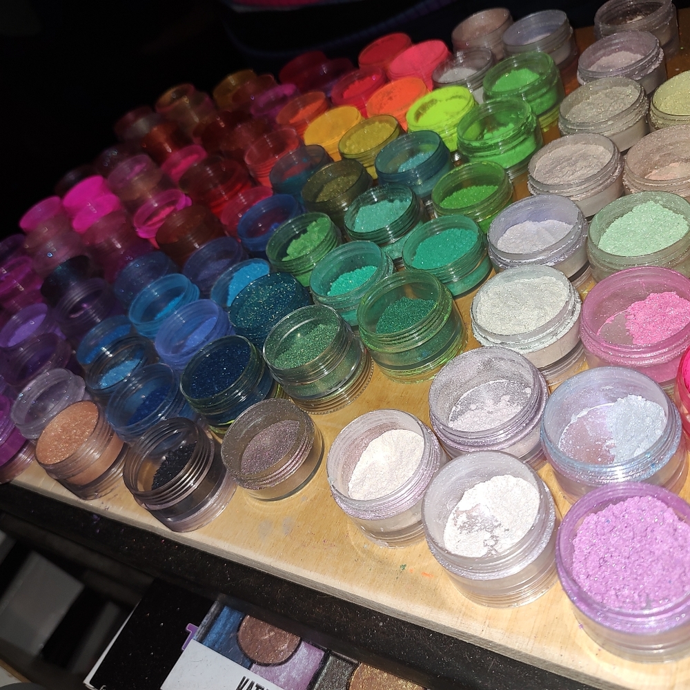 Custom Color Eyeshadows - Picture 9 of 9